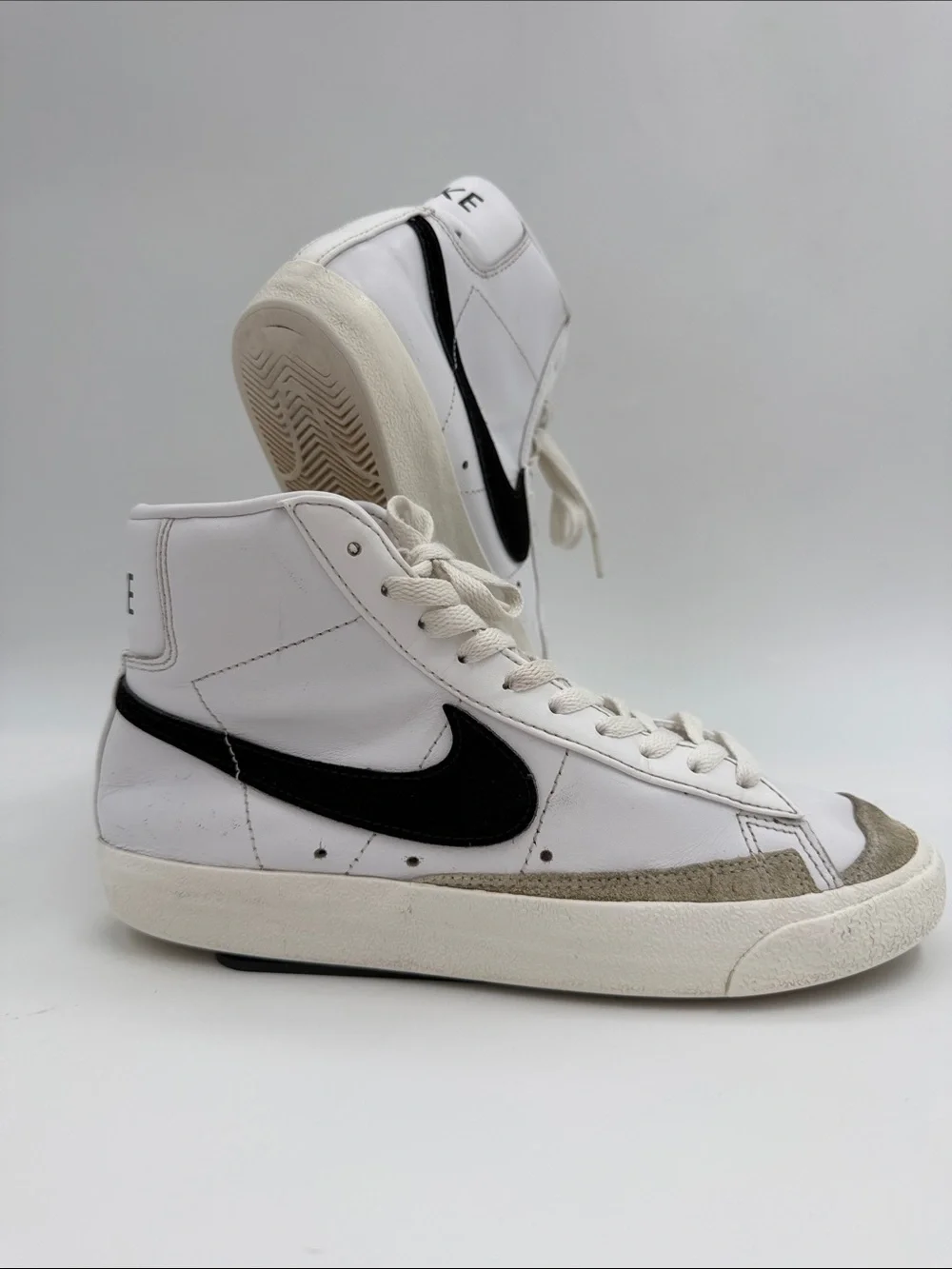 Nike Blazer Mid 77 Vintage White Black CZ1055-100 Women's Size 7.5